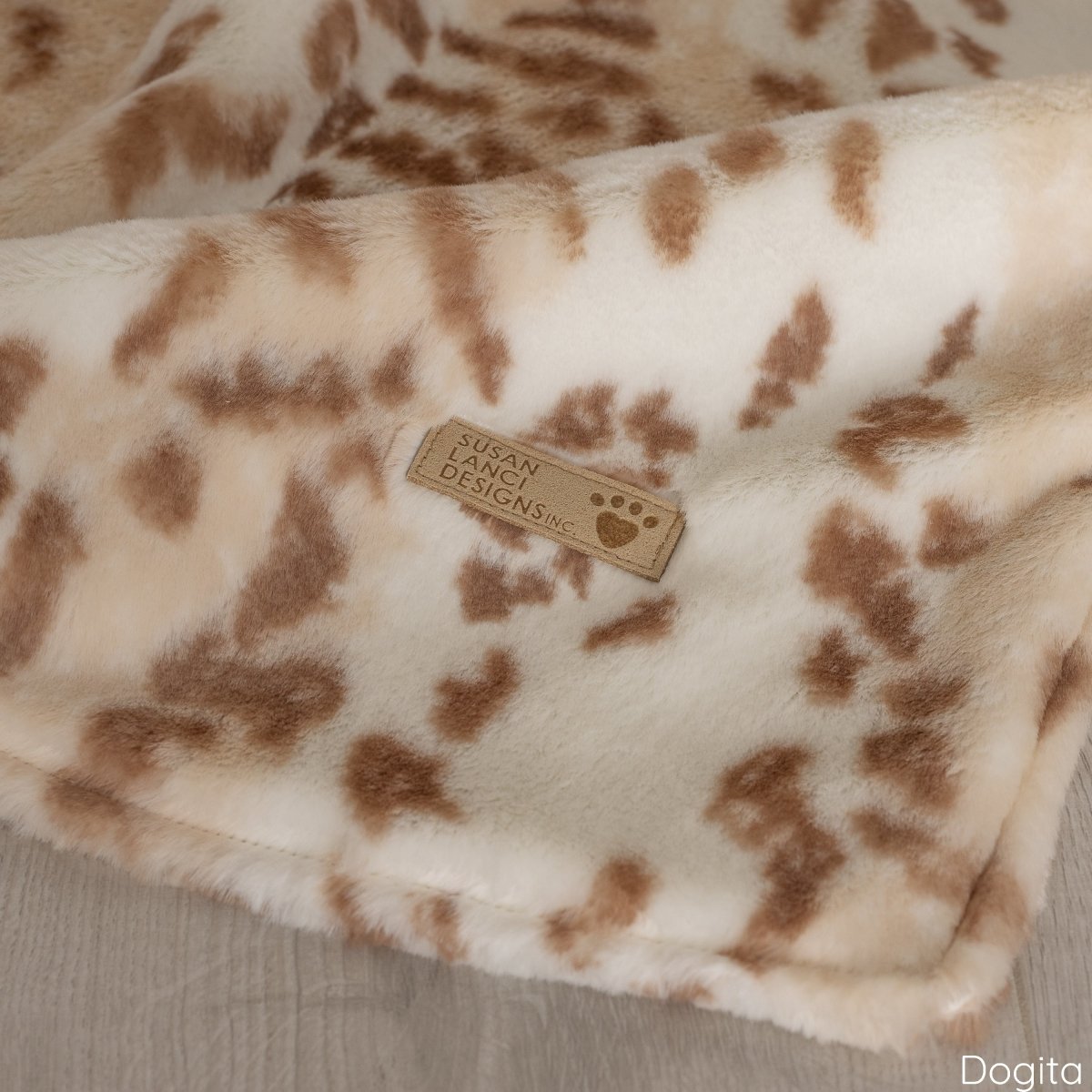 Soft Artic Snow Leopard Deken - Susan Lanci Designs